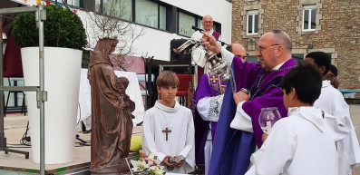 Une statue de Sainte-Anne pour l’école de Plescop !